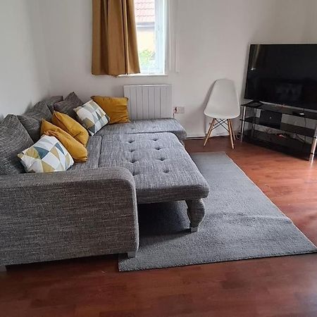 Private 2 Bed Flat Close To Excel & City Airport London Eksteriør bilde