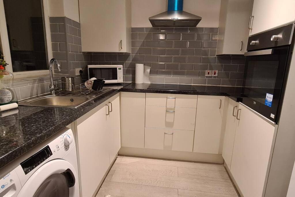 Private 2 Bed Flat Close To Excel & City Airport London Eksteriør bilde