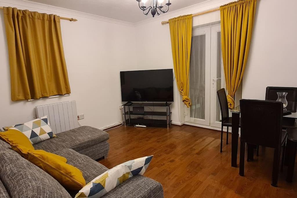 Private 2 Bed Flat Close To Excel & City Airport London Eksteriør bilde