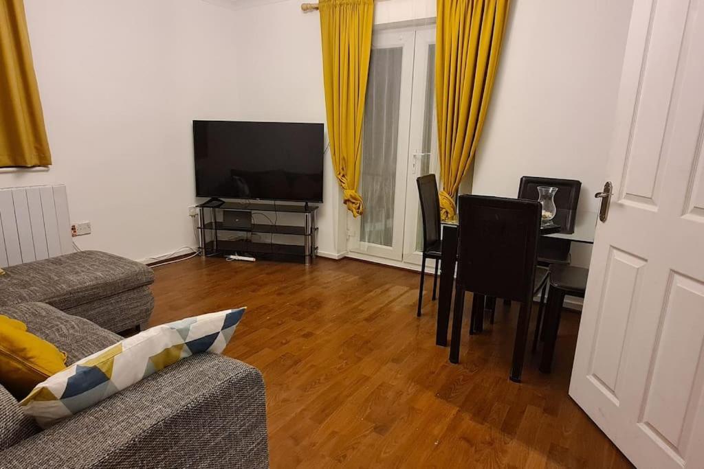 Private 2 Bed Flat Close To Excel & City Airport London Eksteriør bilde